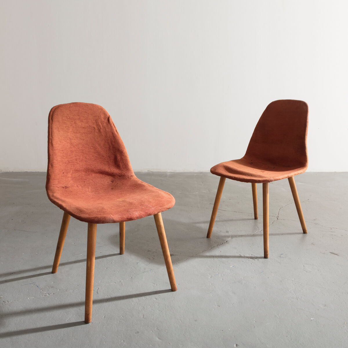 Chair from the Organic Design Competition by Charles Eames and Eero Saarinen (CH997) R & Company